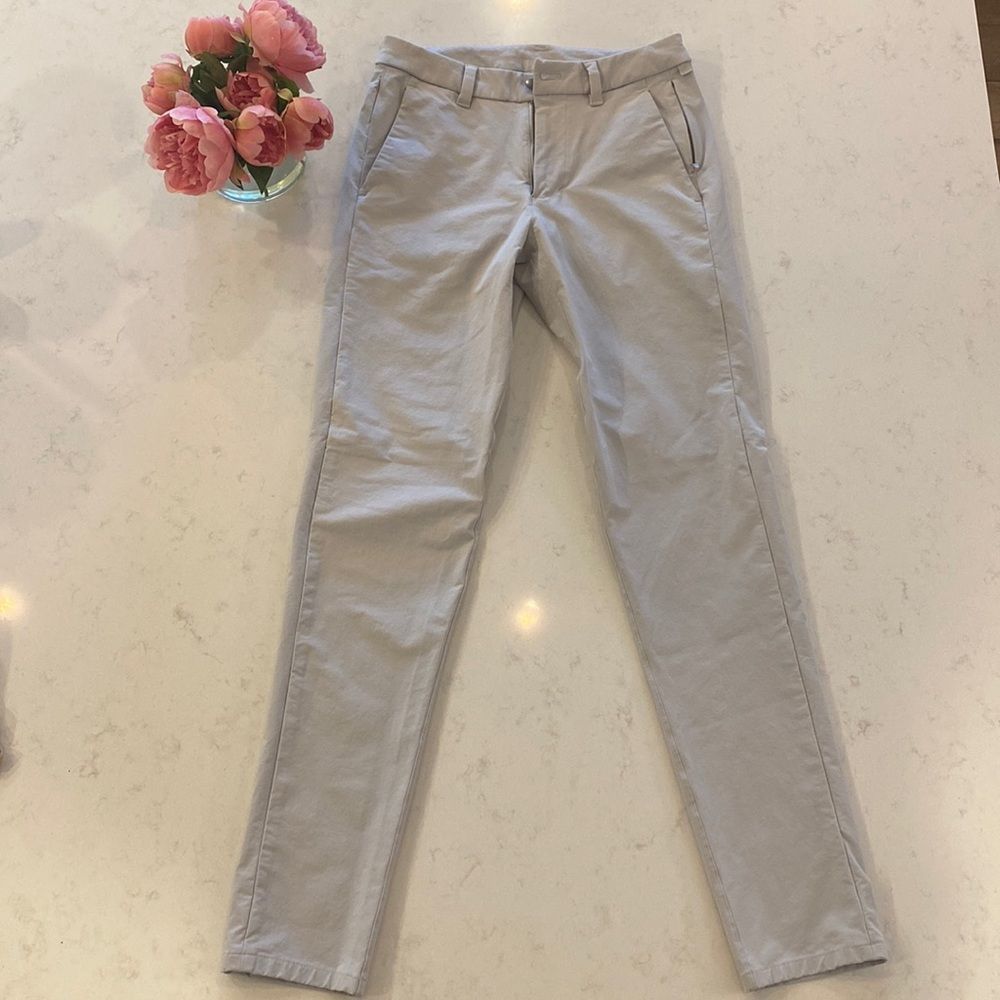 Lululemon Commission Slim-Fit Pant 32" 
Warpstreme -  Seal Gray - 28 Waist